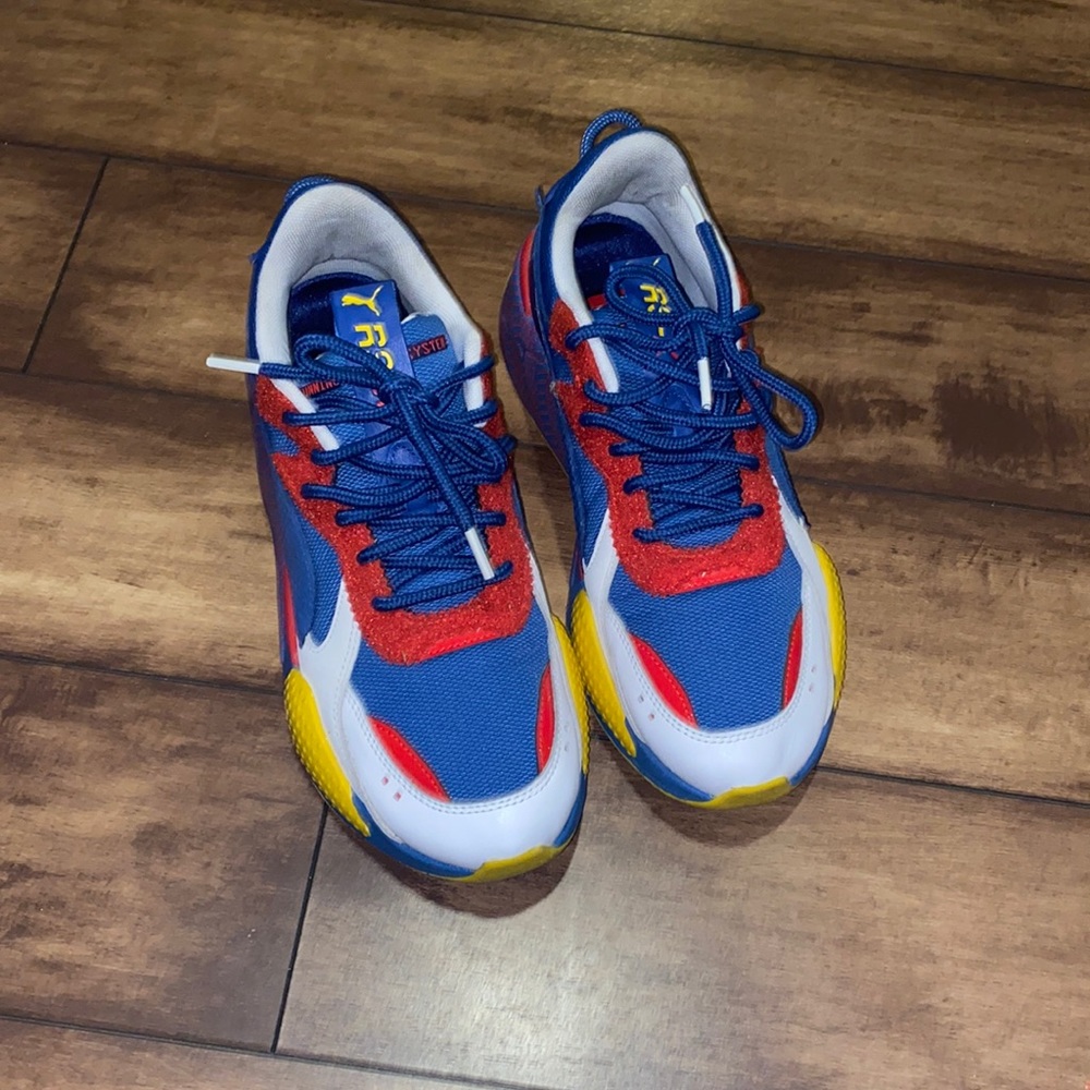 Athletic Shoe